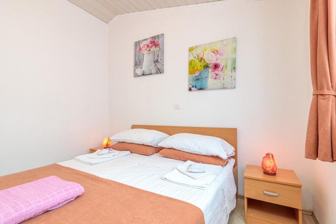 Apartments Sveti Leonard Oprtalj المظهر الخارجي الصورة