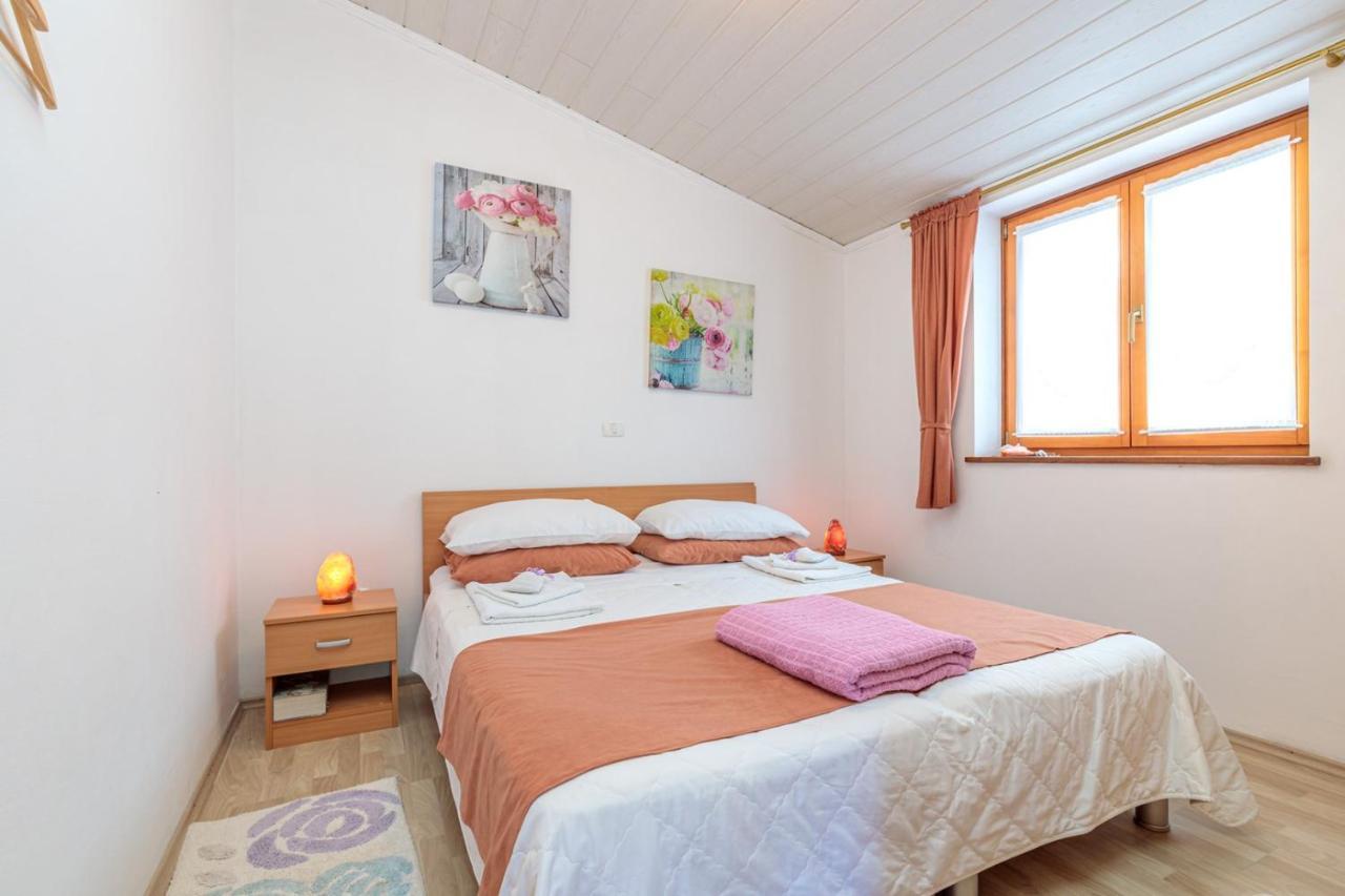 Apartments Sveti Leonard Oprtalj المظهر الخارجي الصورة
