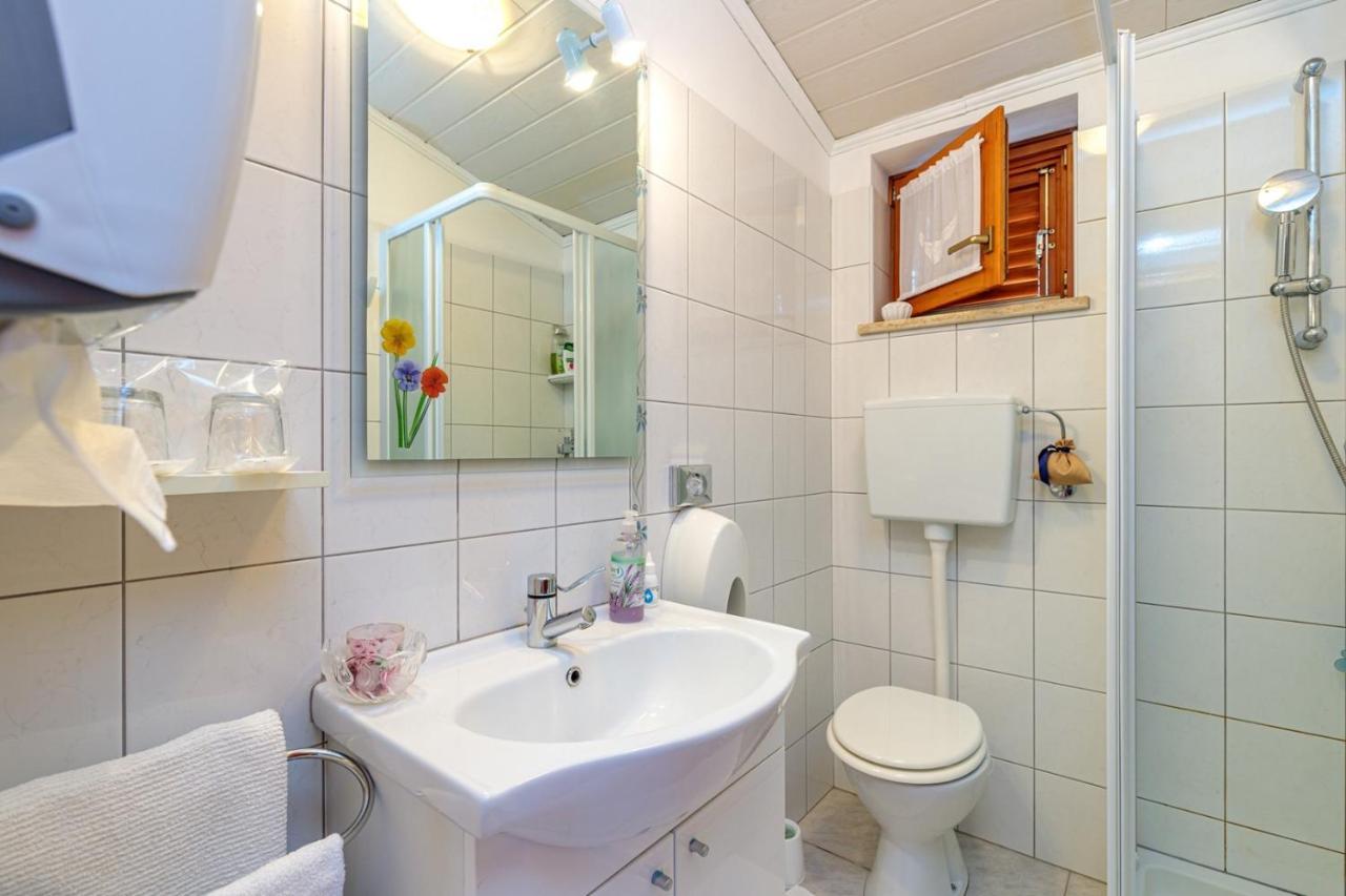 Apartments Sveti Leonard Oprtalj المظهر الخارجي الصورة